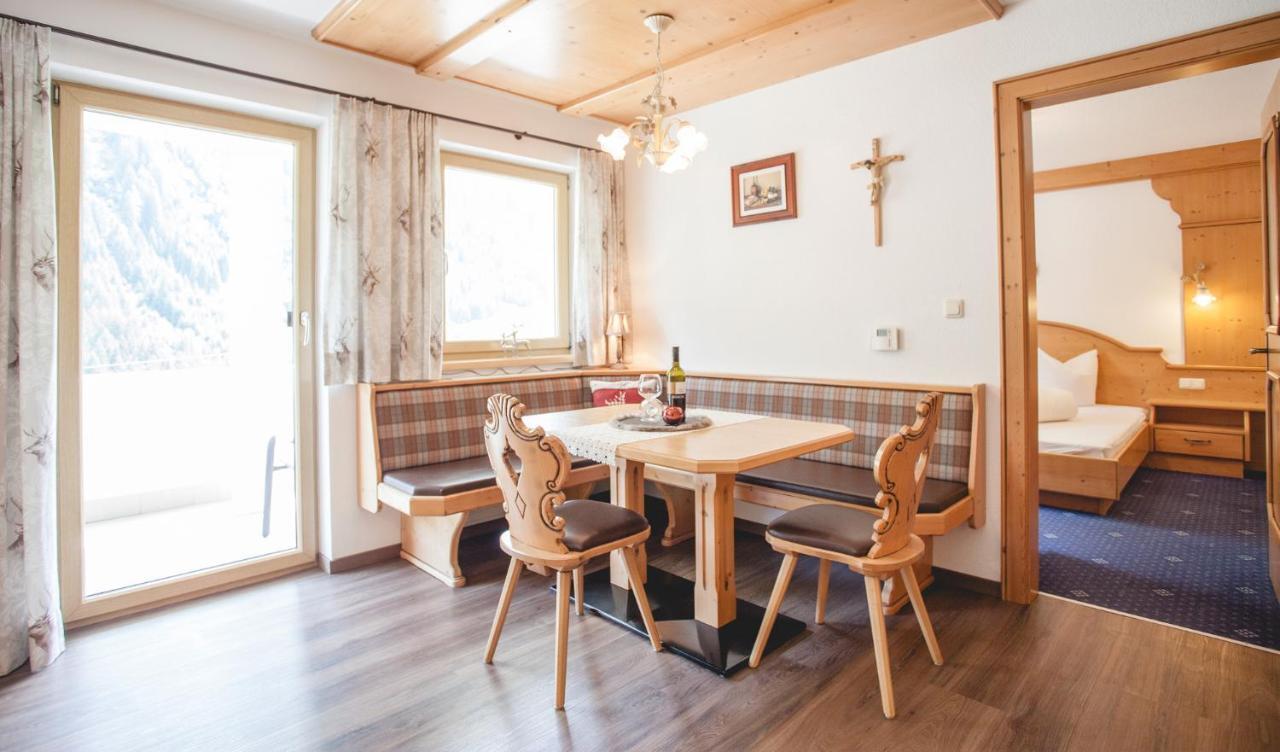 Apart Astoria Капл Екстериор снимка
