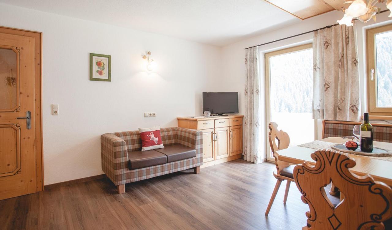 Apart Astoria Капл Екстериор снимка