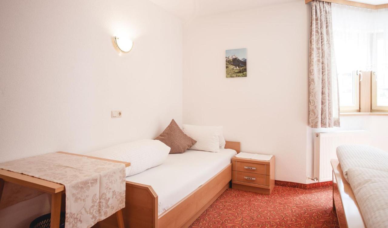 Apart Astoria Капл Екстериор снимка
