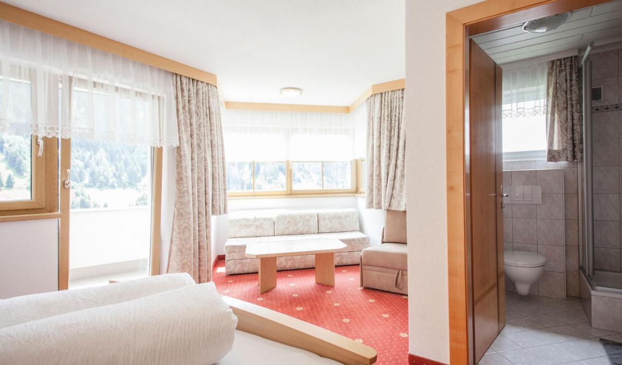 Apart Astoria Капл Екстериор снимка