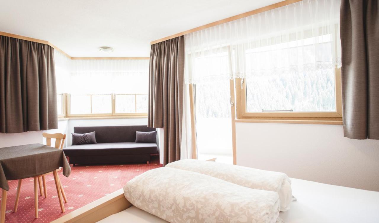 Apart Astoria Капл Екстериор снимка