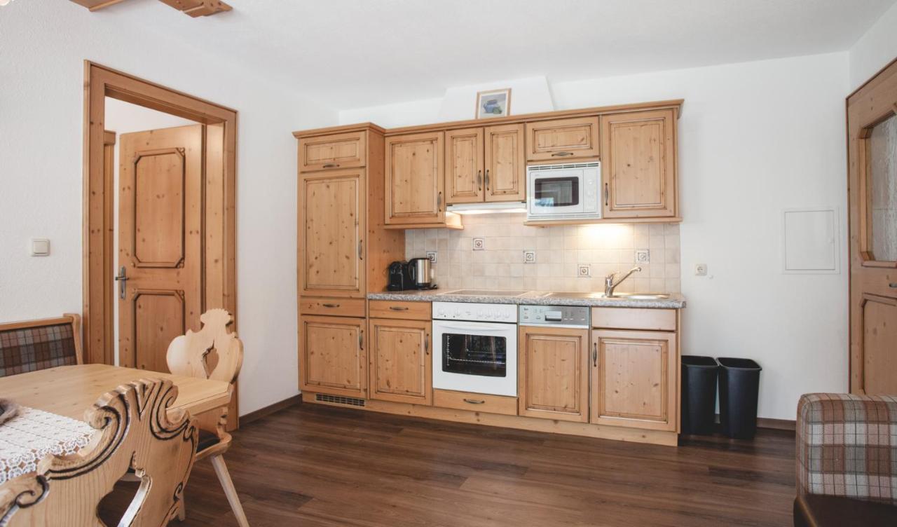 Apart Astoria Капл Екстериор снимка